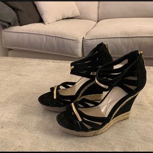 Heeled wedges, size 6 by Isola